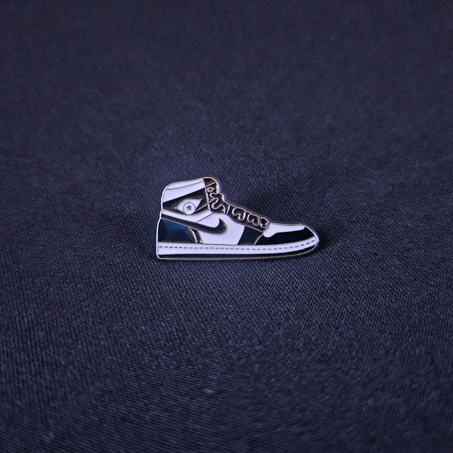 1s - Blk/Wht